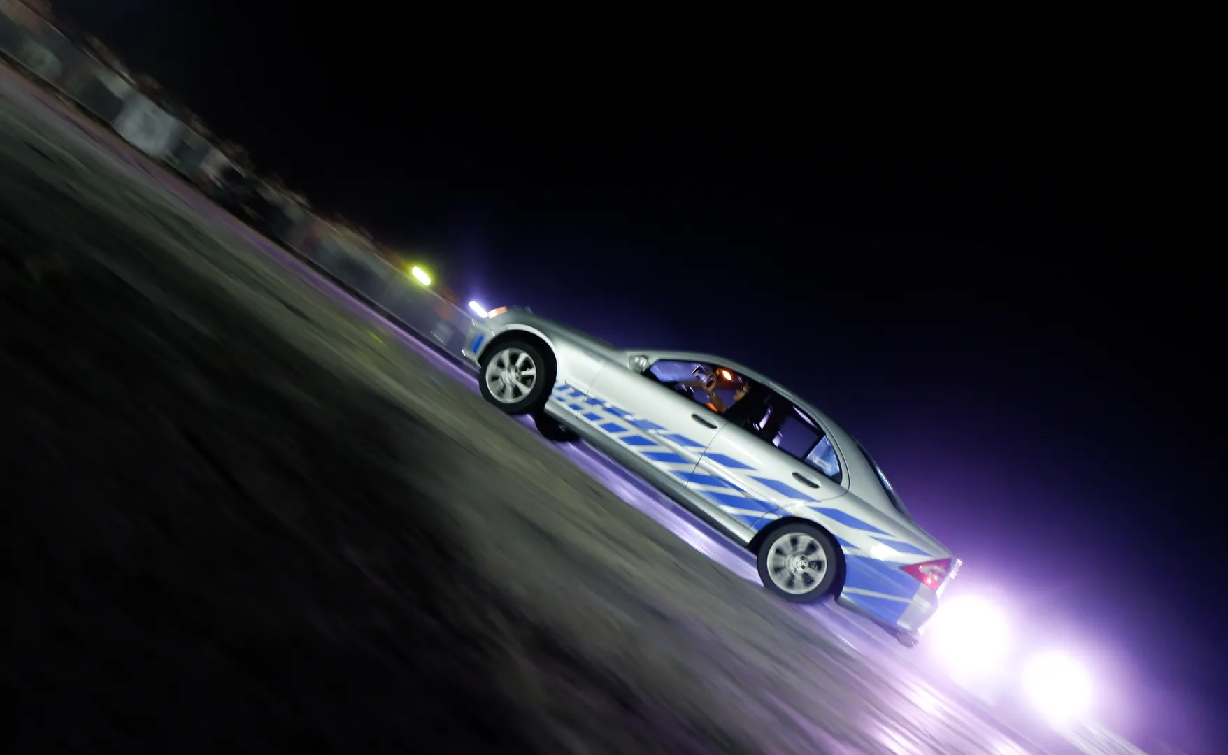 Mercedes C200 side rear purple motion blur